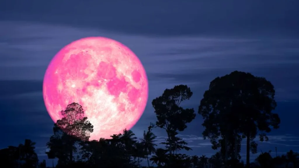Fenomena Strawberry Moon: Spektakuler dan Bersejarah