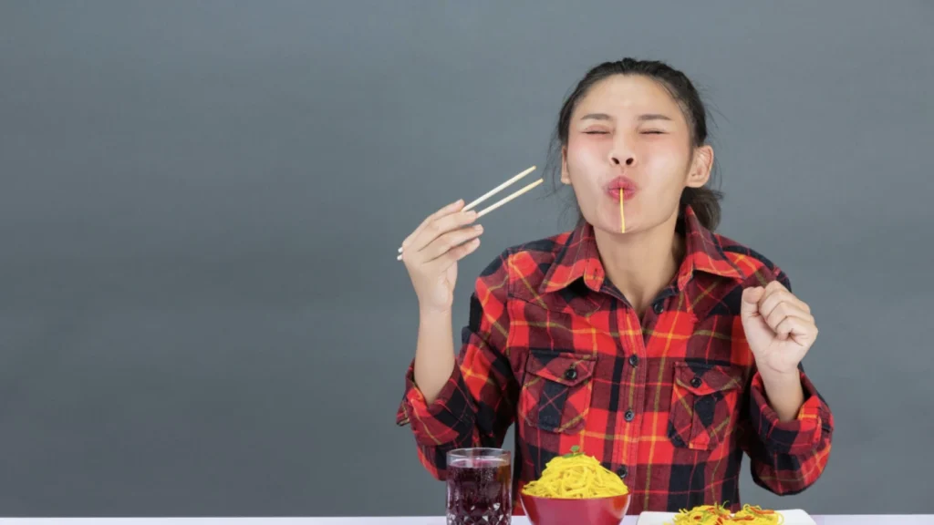 Kebenaran di Balik Mitos Minum Air Dingin Setelah Makan Pedas