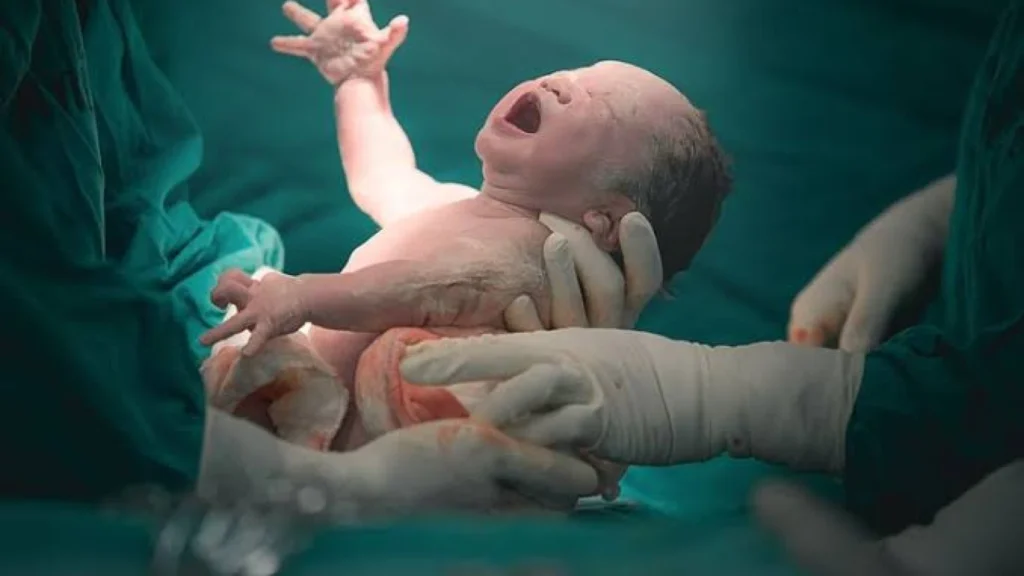 Teknik Fertilisasi In Vitro Tiga Orang Tua Lahirkan Bayi Sehat di Inggris