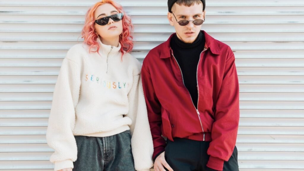 Membandingkan Replay Fashion 'Vibe' dan Micro-Trend di Era Modern