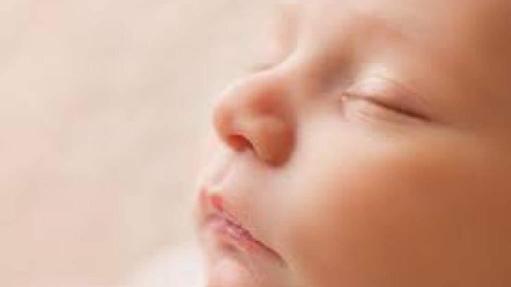 Tips Menjaga Kesehatan Kulit Bayi di Cuaca Panas