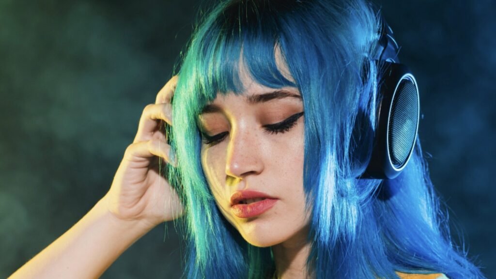 Rambut Warna Neon: Ekspresi Diri di Dunia Fashion