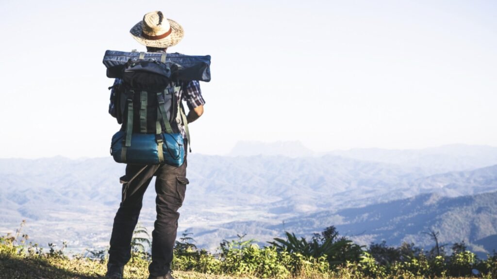 Backpacking ke Gunung: Tantangan atau Kebutuhan Jiwa?